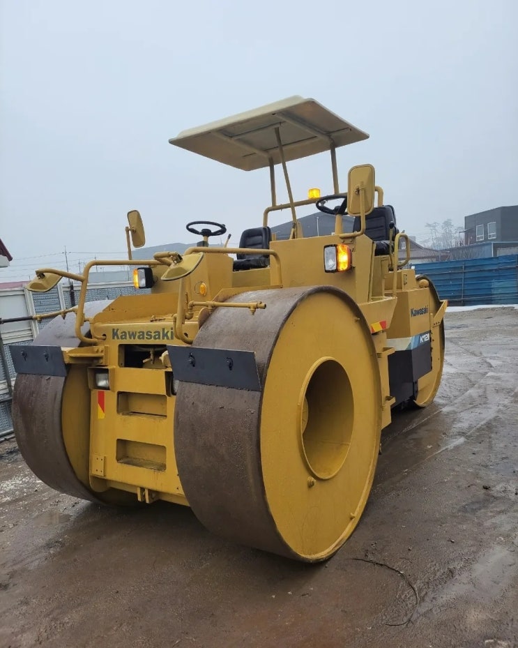 가와사키 K12-2 2000년식 2200만원 판매합니다. 가와사키 K12-2 2000년식 2200만원 판매합니다.