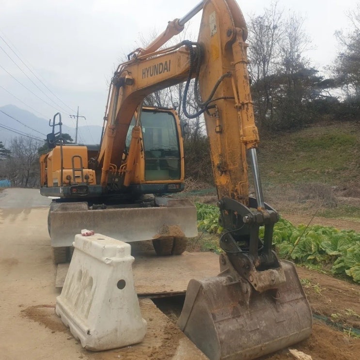 현대 R140W 2010년식 3600만원 판매합니다. 현대 R140W 2010년식 3600만원 판매합니다.
