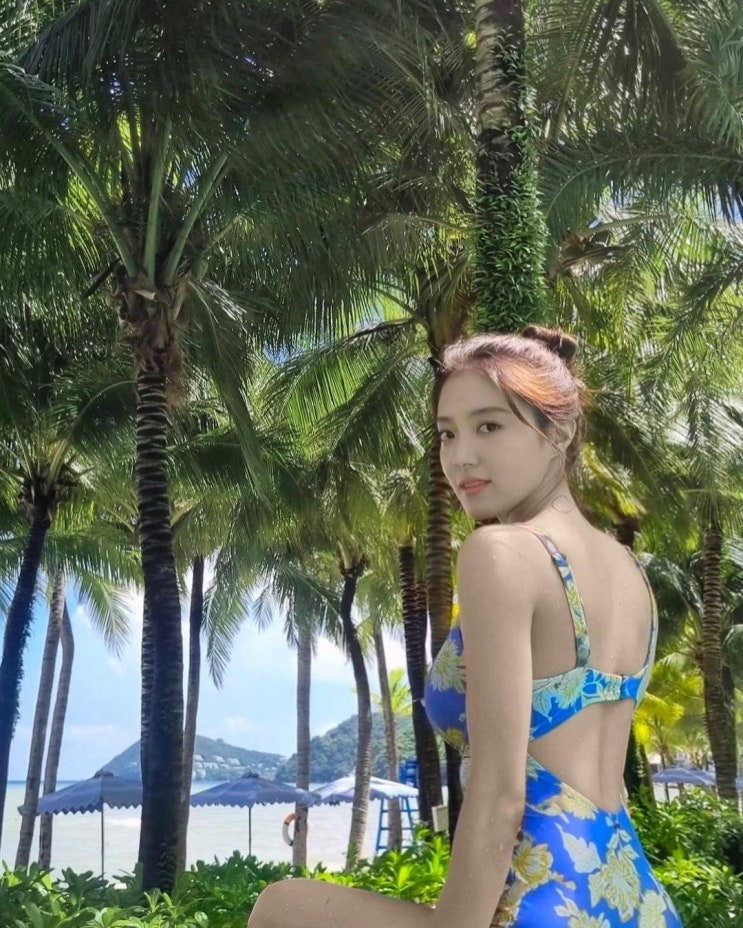 이세영, 이런 등 파인 수영복 자태는 처음...얼굴만 예쁜 게 아니네 "건강하고 섹시한 몸매" 이세영, 이런 등 파인 수영복 자태는 처음...얼굴만 예쁜 게 아니네 "건강하고 섹시한 몸매"