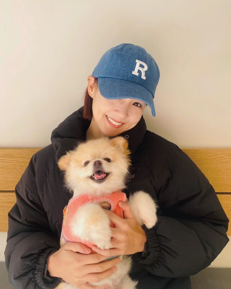  여자 연예인들도 자주 쓰는 얼굴 작아보이는 깊은 야구 모자로 오정연의 데일리 볼캡 추천