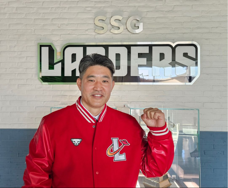 <b>SSG 랜더스</b> 신임 <b>감독</b> LG 이호준 코치가 아닌 <b>이숭용</b> 전 KT... 