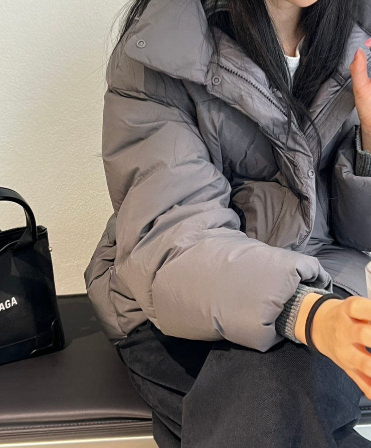  유니클로 파우더소프트다운재킷(나노디자인) 그레이 오프 화이트 솔직후기