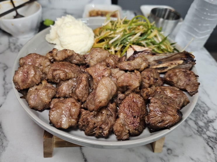 고품질 고기를 맛볼 수 있는 강남 고기집 맛집 육미안