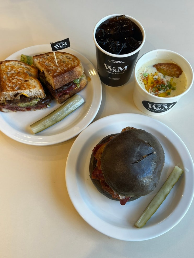  신사 가로수길 브런치 미국식 샌드위치 맛집 | 위트앤미트
