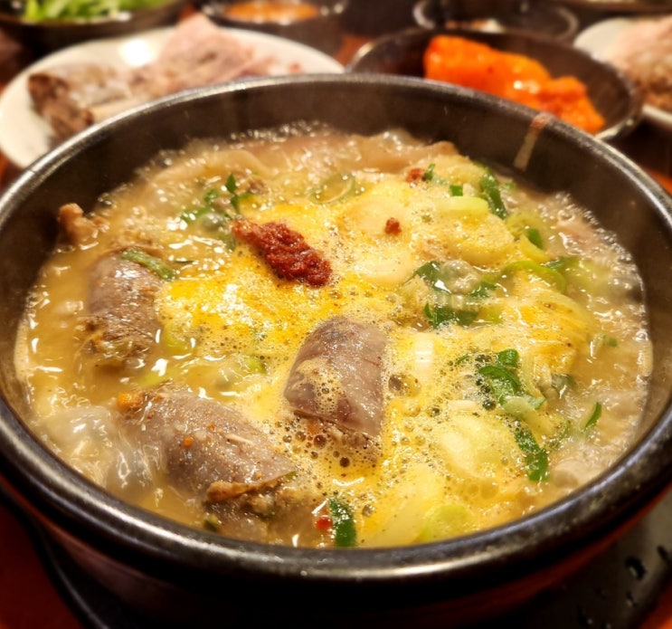  선릉역 국밥러들의 최애 순댓국 맛집 농민백암순대 본점