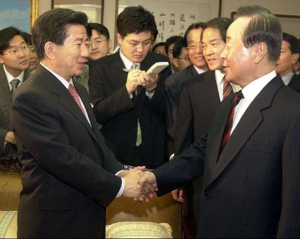 김영삼  전 대통령님과 노무현,<b>이명박 전 대통령</b>의 관계
