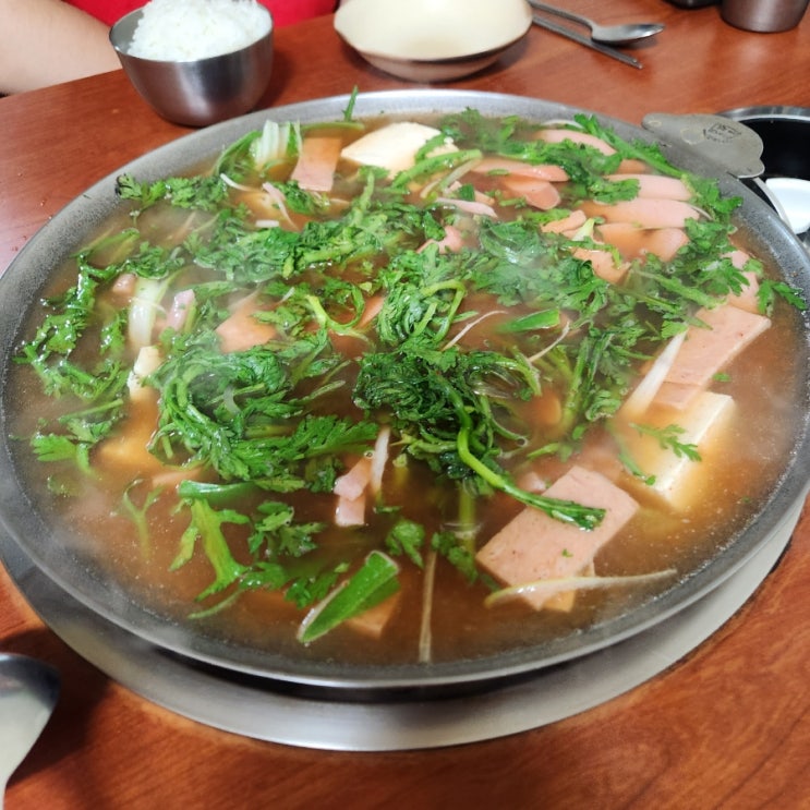  [수원 아주대 맛집] 끓일수록 맛있는 깔끔하고 깊은 맛 '할머니부대찌개'