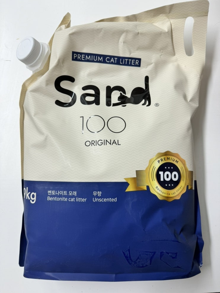 고양이모래 전체갈이를 할 때가 되어 사용해본 “SAND100 벤토나이트 모래” 고양이모래 전체갈이를 할 때가 되어 사용해본 “SAND100 벤토나이트 모래”