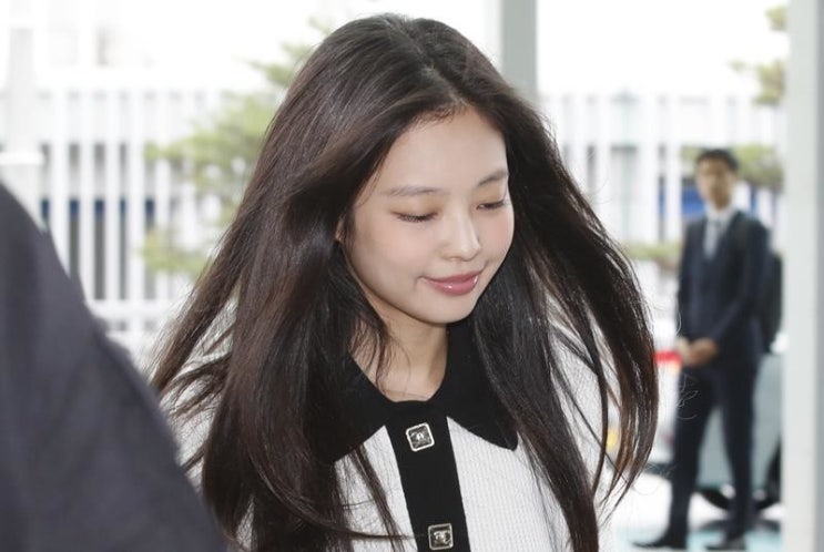 블랙핑크 제니가 산 집, 떨어진 값이 50억?...10년 전 분양가 보니 "입이 떡 벌어져" 블랙핑크 제니가 산 집, 떨어진 값이 50억?...10년 전 분양가 보니 "입이 떡 벌어져"