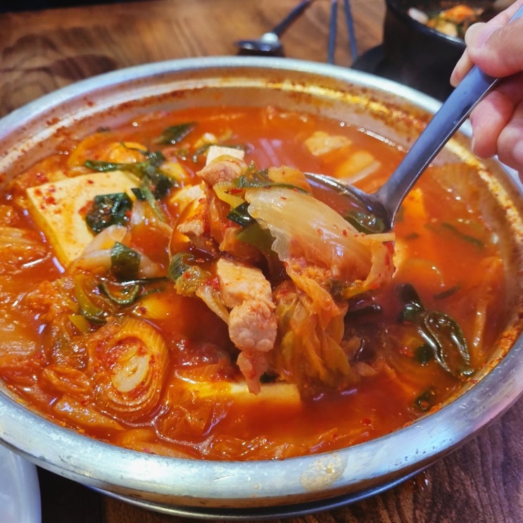 여수 갓김치 맛있는 이순신광장 식당 여수해장국 서울해장국