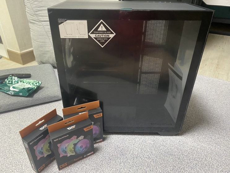  어항 케이스 킹성비 다크플래쉬 DLM4000 GLASS 블랙 미니 PC 케이스 살짝 아쉽긴 하지만 가성비는 진짜 최강