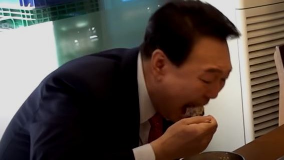 자존심도 말아 먹어..초유의 <b>전산망 마비 원인</b> 몰라 '우왕좌왕'