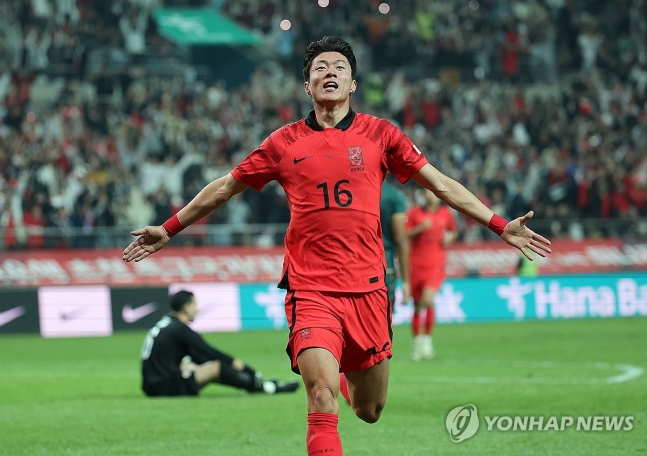경기 끝나고 <b>경찰</b> 조사 <b>황의조</b> 불법촬영 혐의 피의자 전환... 