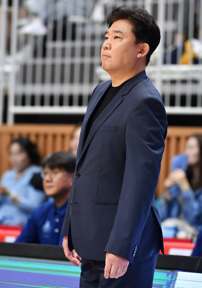 소노 김승기 <b>감독</b>, <b>경기</b> 종료 후 상대 DB 감독·직원에 폭언 논란