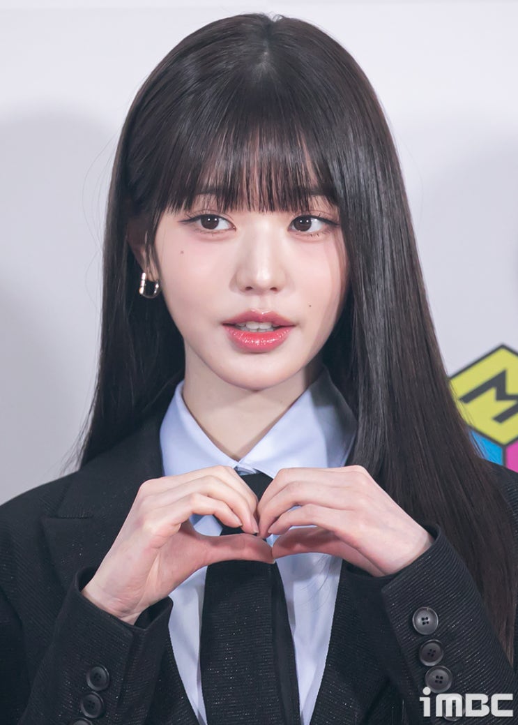 아이브 장원영, 일본 팬 사인회 미담 속출..."청각장애인 따뜻하게 챙겼다" 아이브 장원영, 일본 팬 사인회 미담 속출..."청각장애인 따뜻하게 챙겼다"