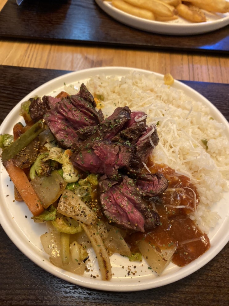  수제햄버거, 스테이크 맛집이라 또 왔어요! 과천 나파세븐틴 | 내돈내산 후기