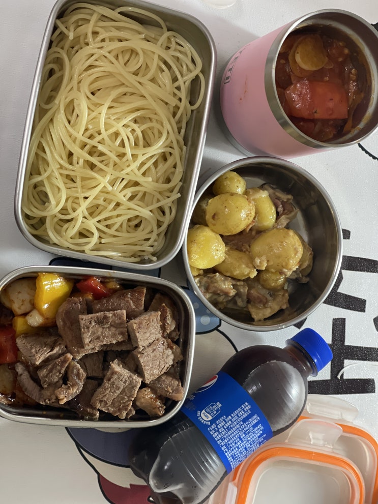  오늘은 작은 아이가 주문한 도시락 반찬 만들어서 배달~