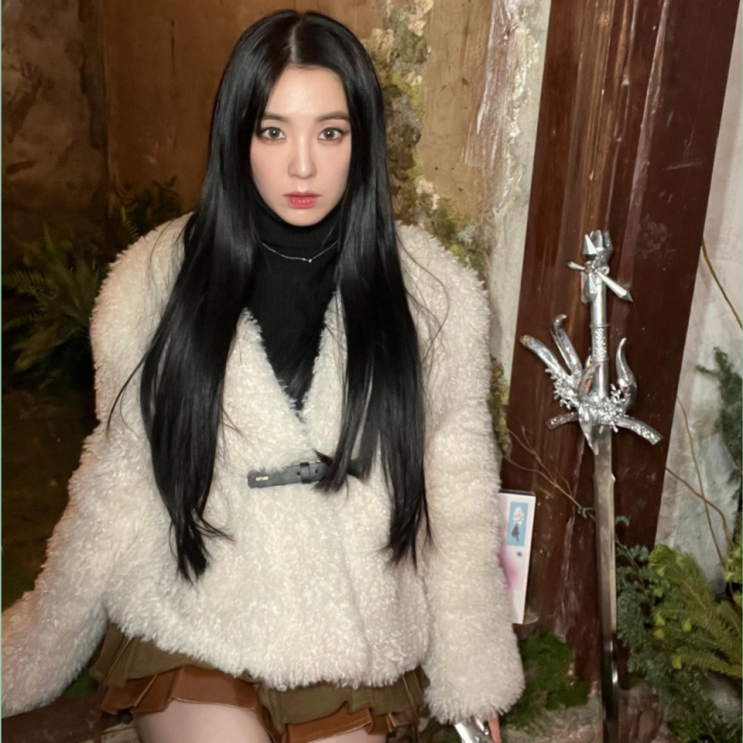 레드벨벳 아이린 뮤직뱅크 인스타속 퍼 코트 정보