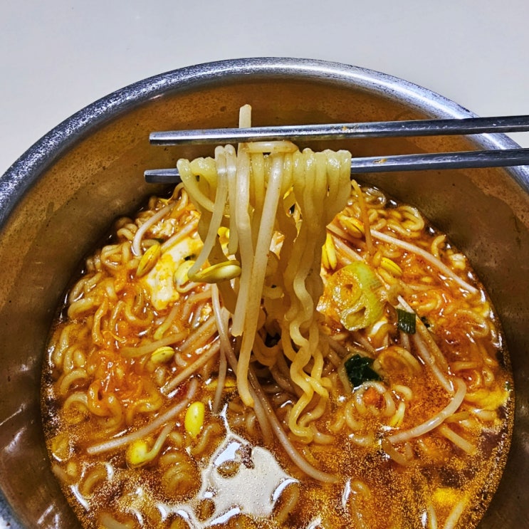  신라면 감기 뚝! 콩나물 넣고 끓인 얼큰 해장 라면