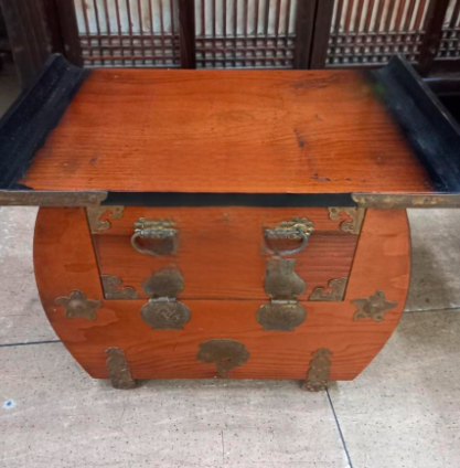  "古傳美 고전의 美 뒤주 반닫이 나무의 결이 살아있습니다" 고가구 고서적 고미술 전문 코드앤티크 / 반려견해외운송 서비스