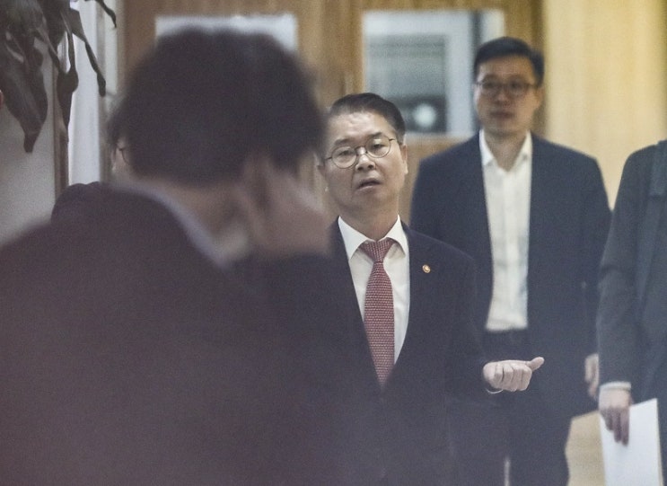  직장인 절반가량 ‘주 48시간 원해’ 조사에 야당 “정부, 고집 그만 부려야” [민중의소리]