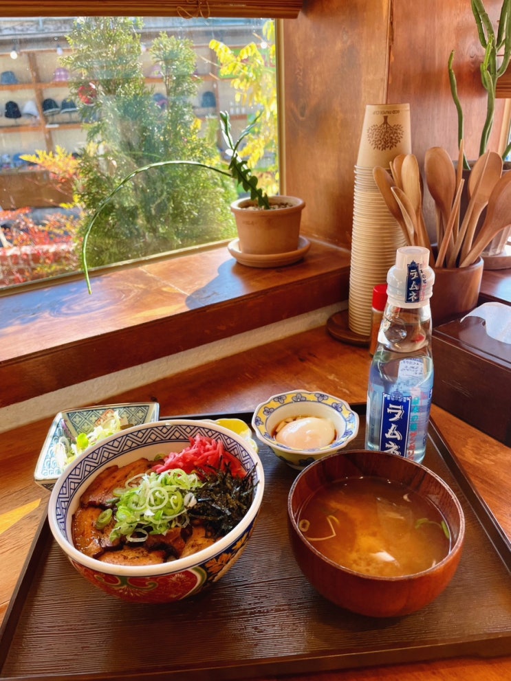 경주황리단길맛집 계림규동:) 한옥식당에서 일본식덮밥 즐기기