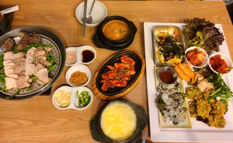  충무로 맛집  충무로청국장 더덕생굴보쌈 내돈내산 후기