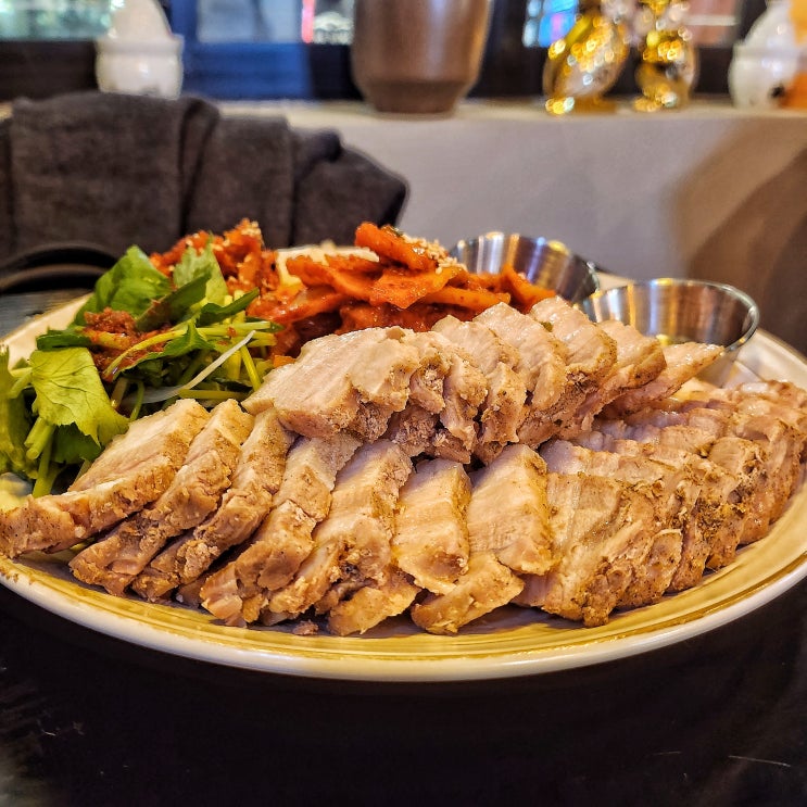  압구정로데오 맛집, 느린마을양조장 신사동 술집에서 느린마을 막걸리에 수육
