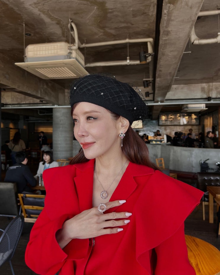 배우 김정은 40대 패션! DINT 딘트 여성 싱글 겨울 코트 배우 김정은 40대 패션! DINT 딘트 여성 싱글 겨울 코트