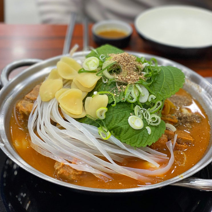  용인 하갈동 맛집 / 한국민속촌근처 용수본 감자탕 본점 24시 운영