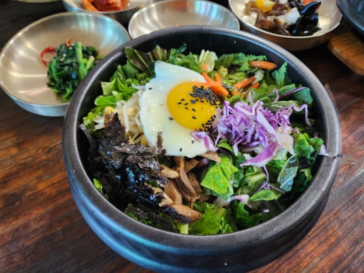 낭뜰에쉼팡 제주 현지인 맛집 아님. 모든 이들의 제주 맛집 인정(두번째 방문 돌솥비빔밥 먹부림)