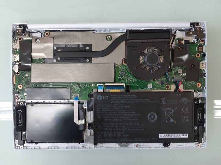  부천 노트북 업그레이드 LG 15U50R-GP70ML 마이크론 NVME P3 PLUS 4테라 SSD WD 2테라 HDD 메모리 32기가 추가 윈도우11 마이그레이션