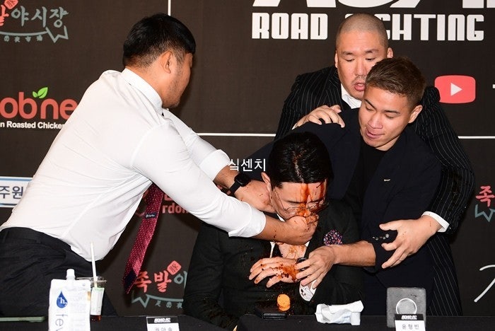 <b>윤형빈 쇼유니키</b> 간장테러 사진 12월16일 4시경기