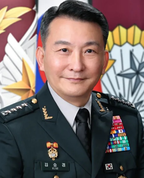 육군<b>참모총장</b>, 지작사 사령관... VS <b>박안수</b>, 전동진 VS 손식... 