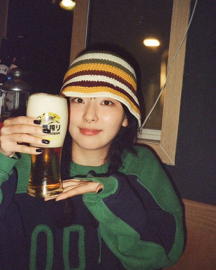  오늘 날씨 옷차림으로 여성 겨울 벙거지 모자 종류 중 화려하게 컬러풀한 여자 크로셰 버킷햇 코디 추천 w. 슬기