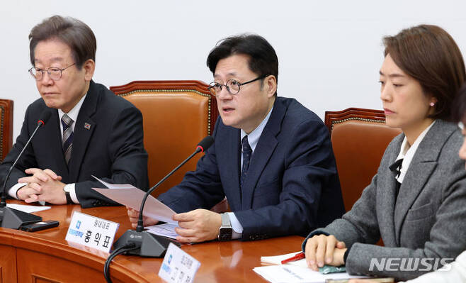 홍익표 "<b>남영희</b>는 징계 시사, 민형배는 해명하도록 할 것"
