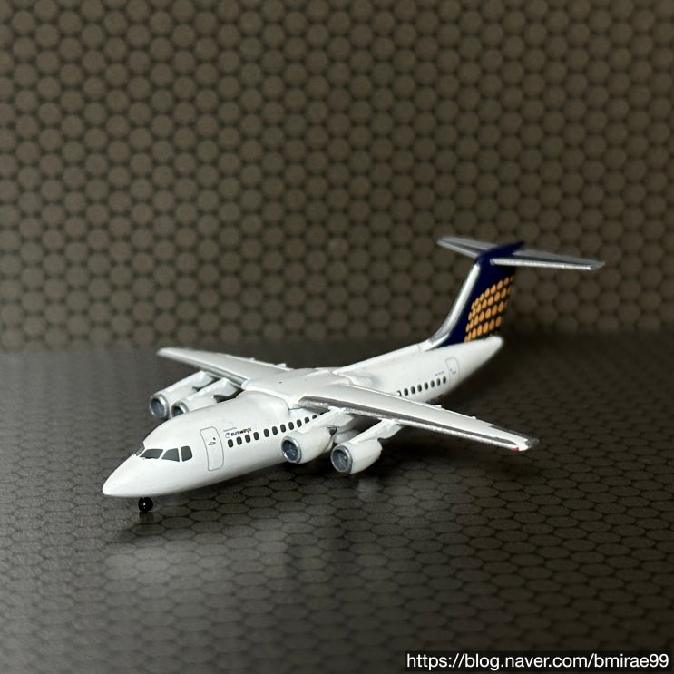 [1/500 여객기] BAe-146-300 리저널 여객기 (Avro RJ100, 루프트한자 도장)