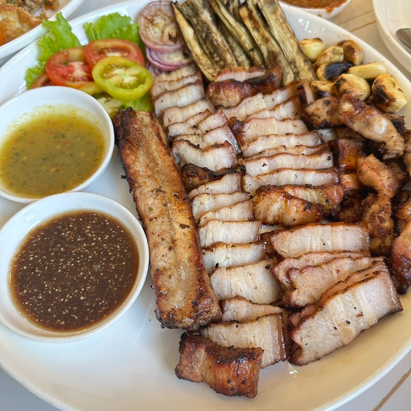  필리핀 보홀 태국 음식이 맛있는 팟타이 카레 꽃게 돼지고기 바비큐 맛집 원더랜드