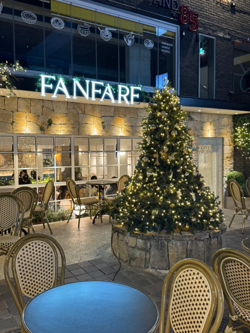 크리스마스 테두리 | 무료 인쇄용 색칠공부 도안, image size:800x1067