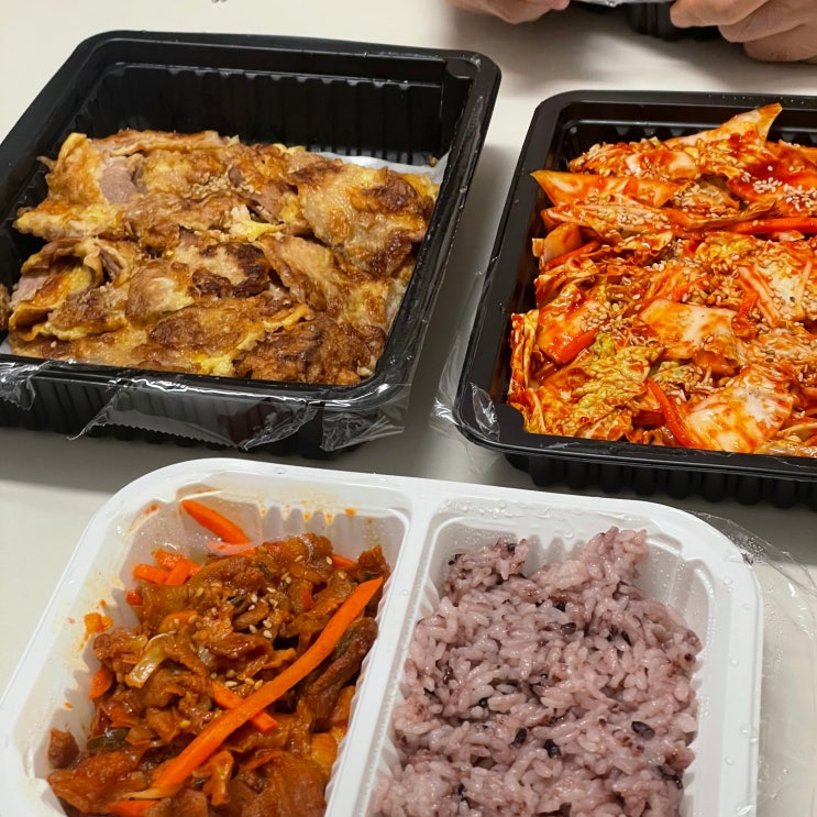  육전이 맛있는 춘향이가만든전 영통점 / 영통전집 경희대전집