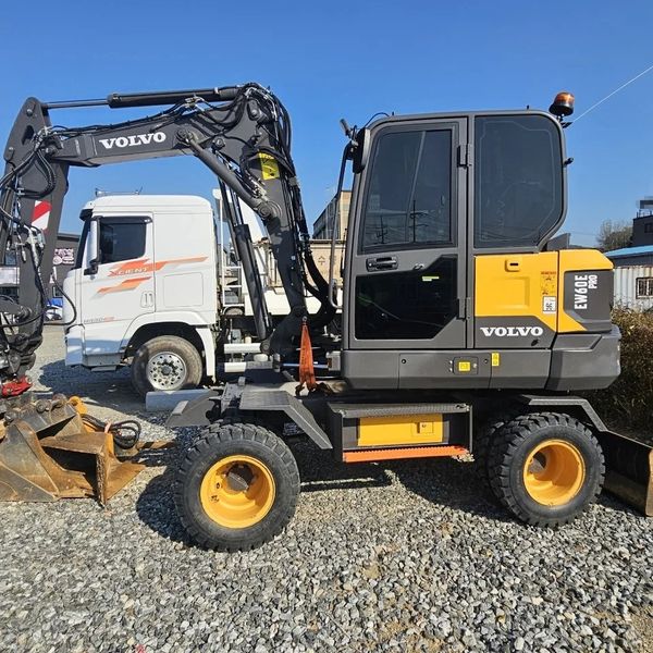 볼보 EW60E PRO 2023년식 1억1300만원 판매합니다. 볼보 EW60E PRO 2023년식 1억1300만원 판매합니다.
