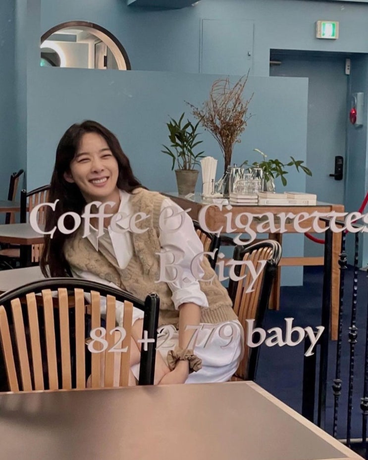  귀여운 족발 모양 운동화로 유니크한 뉴발란스 2002 R 커스텀 시리즈 신발 추천 w. 이청아