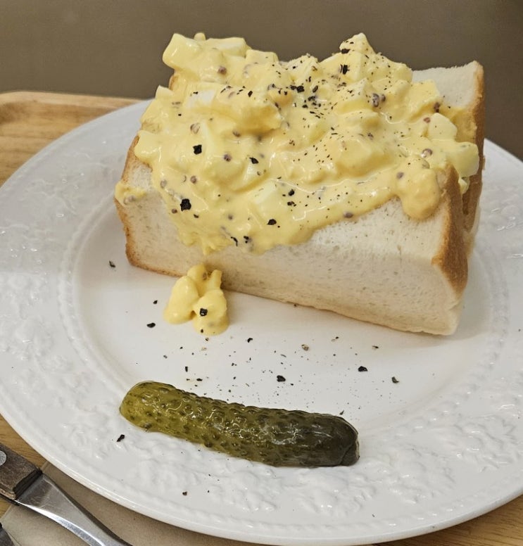  카페 산도(SANDO) | 교대역 가츠산도 샌드위치 맛집에서 I am 에그산도랑 레몬라임에이드 먹었..(•̥̥̥•̥̥̥)
