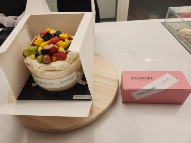  안서리 베이킹랩,시그니처 키친 스위트 청담 팝업,콜라보 후기,장단점,핑크보냉백 무료,음료 무료,메뉴,파블로바,사이드 종류,가격,주차(발렛비 4,000원),주말 대기시간,웨이팅
