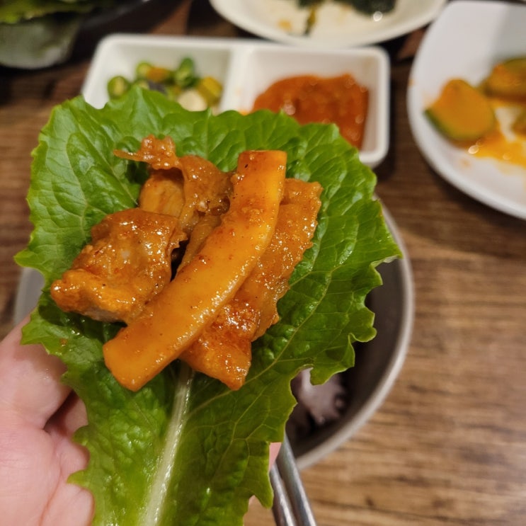 무궁화원조쌈밥 삼겹살 오징어 제육볶음 가마솥 솥밥 무궁화원조쌈밥 삼겹살 오징어 제육볶음 가마솥 솥밥