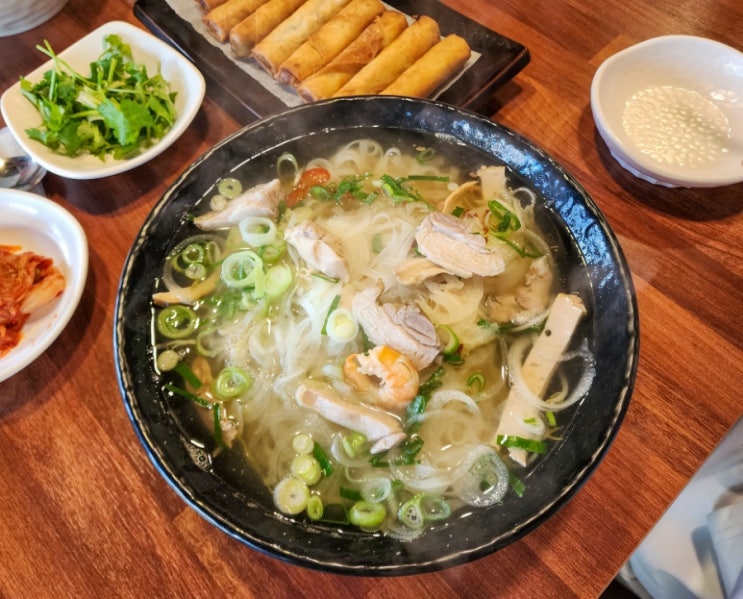  강릉 신짜오 베트남, 베트남 쌀국수 전문점