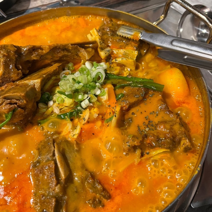  종각역 한식맛집 무청감자탕 종로점 로제뼈찜 후기