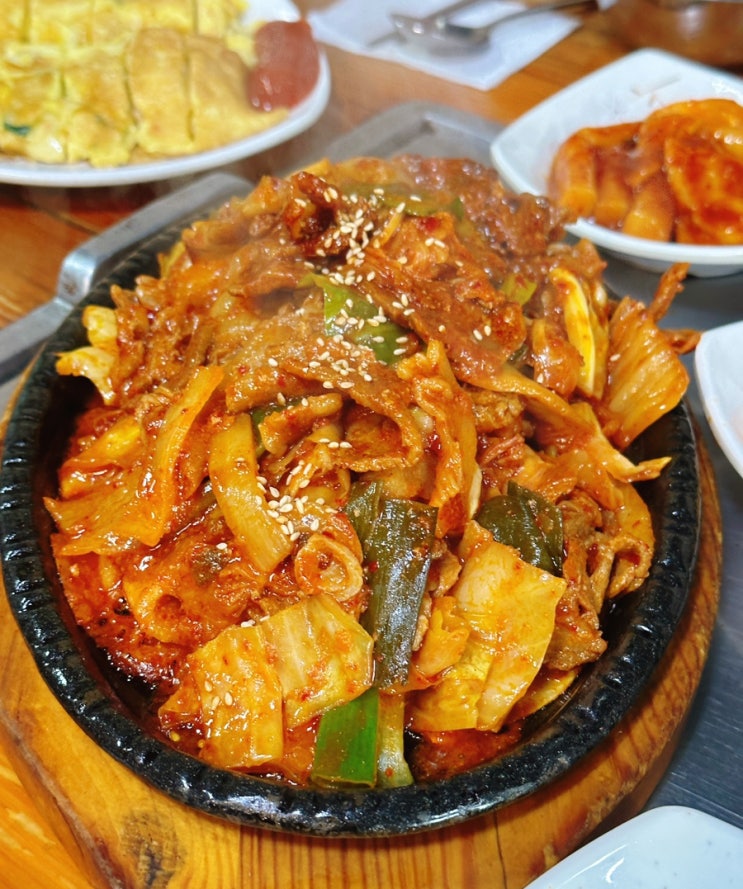 삼성역 맛집 한국관 김치찌개와 솥밥, 김치 두루치기