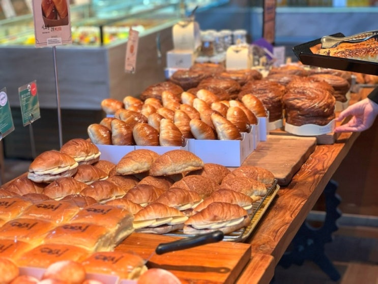 담양 대형 베이커리 카페, 호남 최초의 제과 제빵 대한민국 명장이 만든 빵집 체인점 - 베비에르 담양점