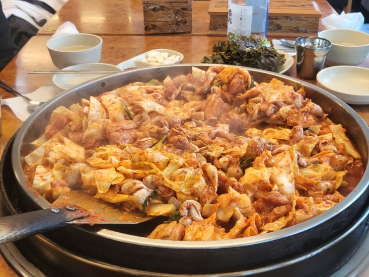  춘천 철판 닭갈비 맛집 : 공지천 우미닭갈비, 특별하게 닭내장 추천